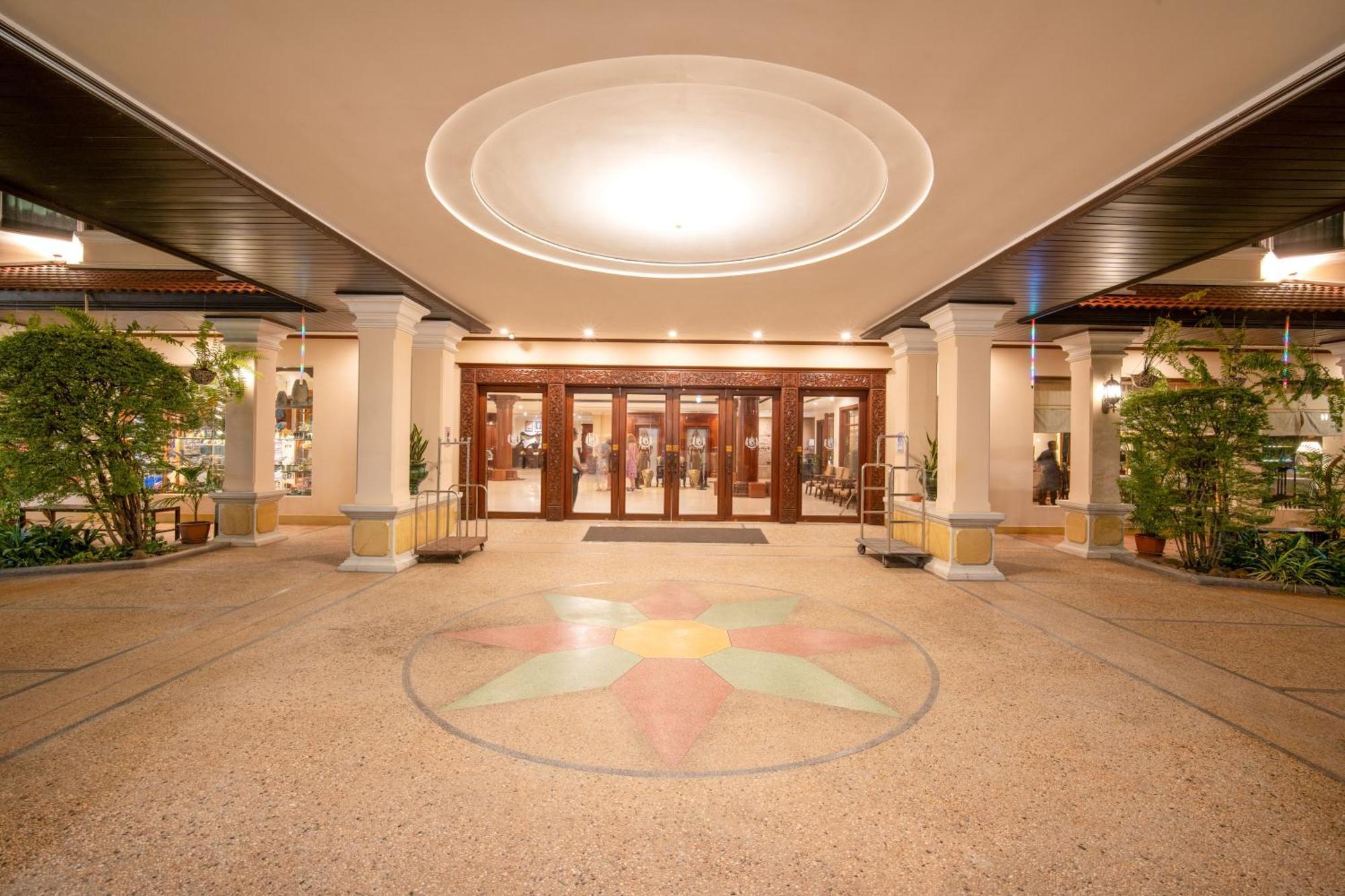 Khemara Angkor Hotel & Spa Siem Reap Exteriör bild