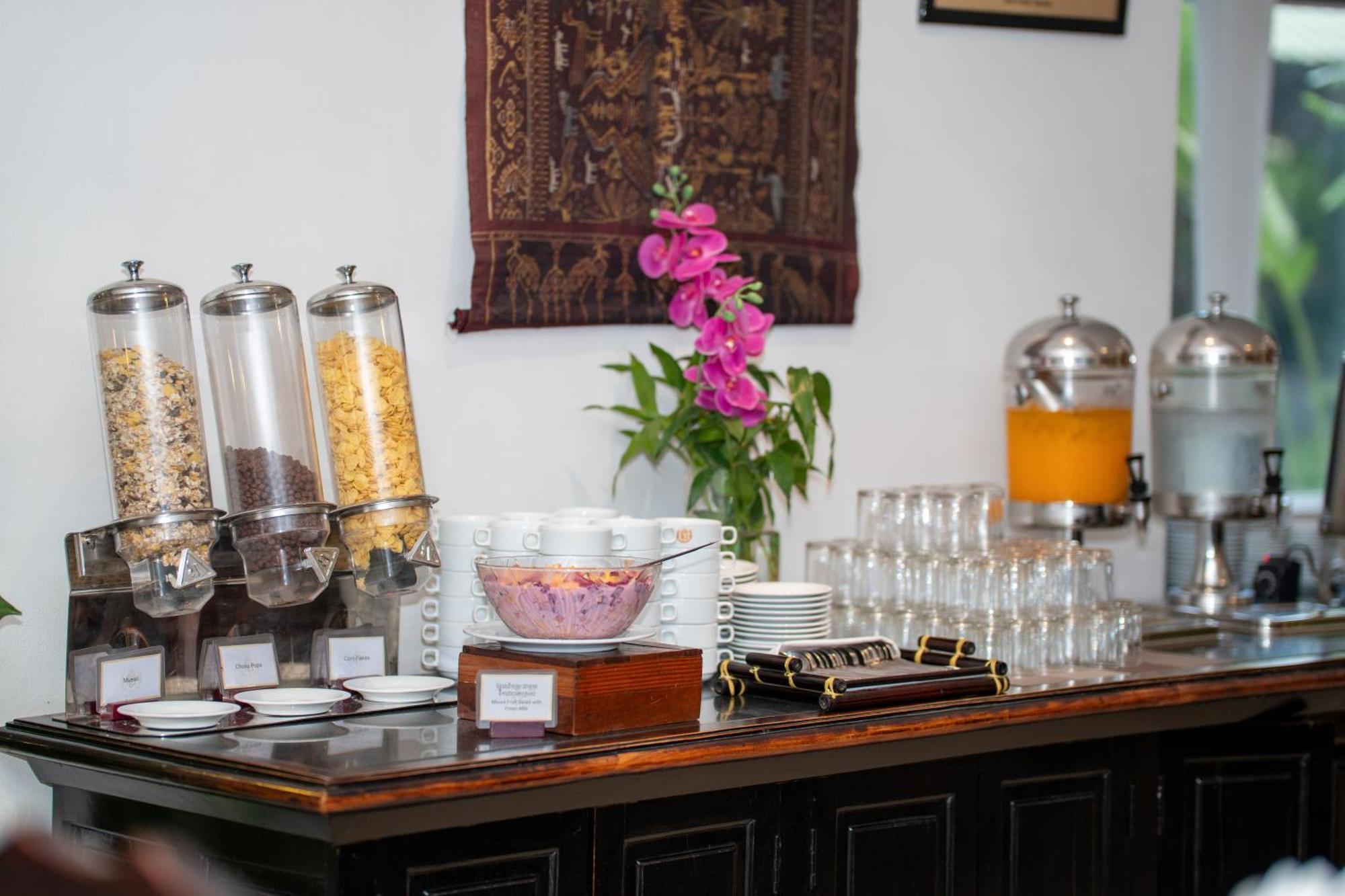 Khemara Angkor Hotel & Spa Siem Reap Exteriör bild